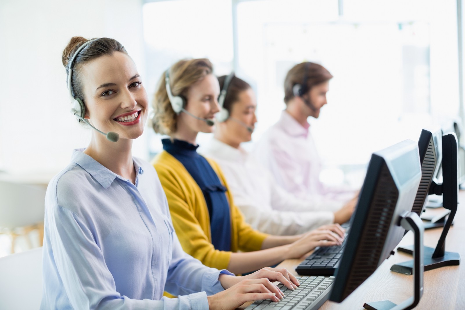 How Technology Helps Your Customer Service Team