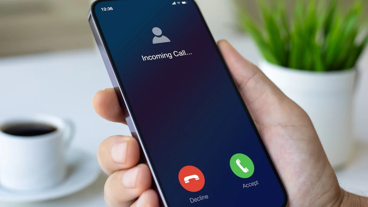 Why Customers Still Call: The Psychology Behind Picking Up the Phone