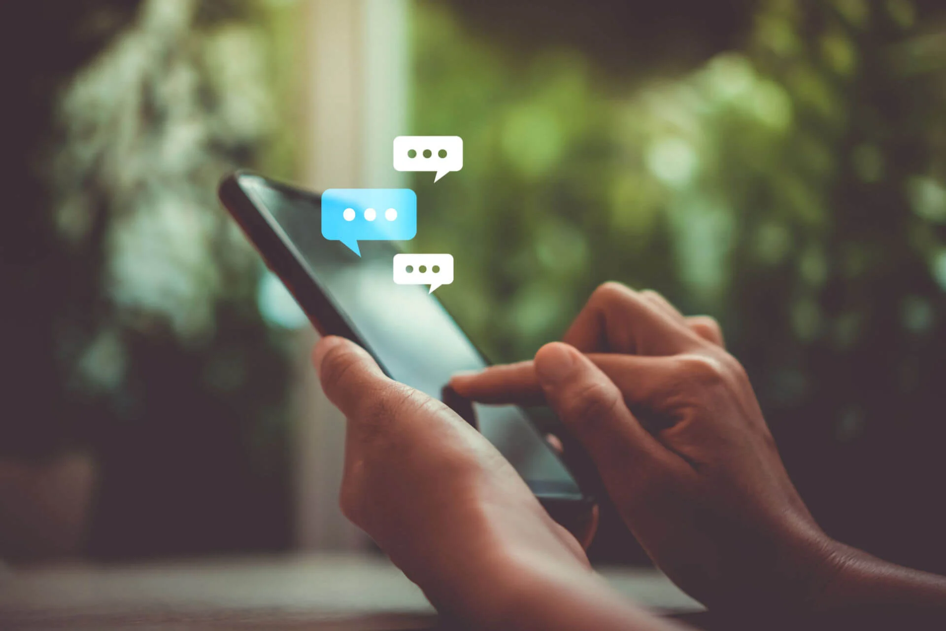 In-App Communication vs External Messaging Apps: Understanding the Differences