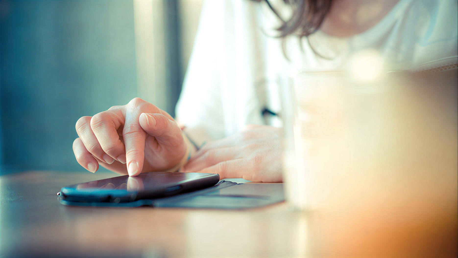 SMS Short Code vs Branded Sender ID: Making the Right Messaging Choice